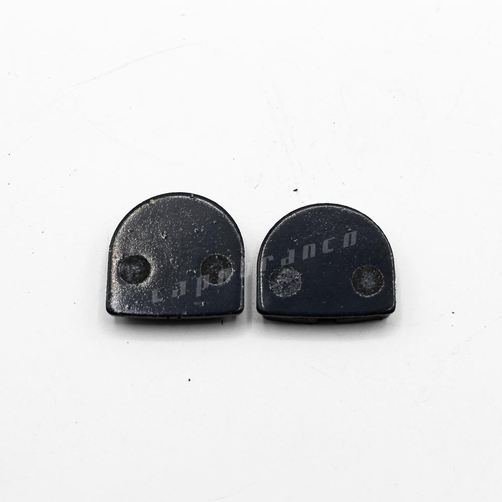 Square pads for scooter's disc brake caliper