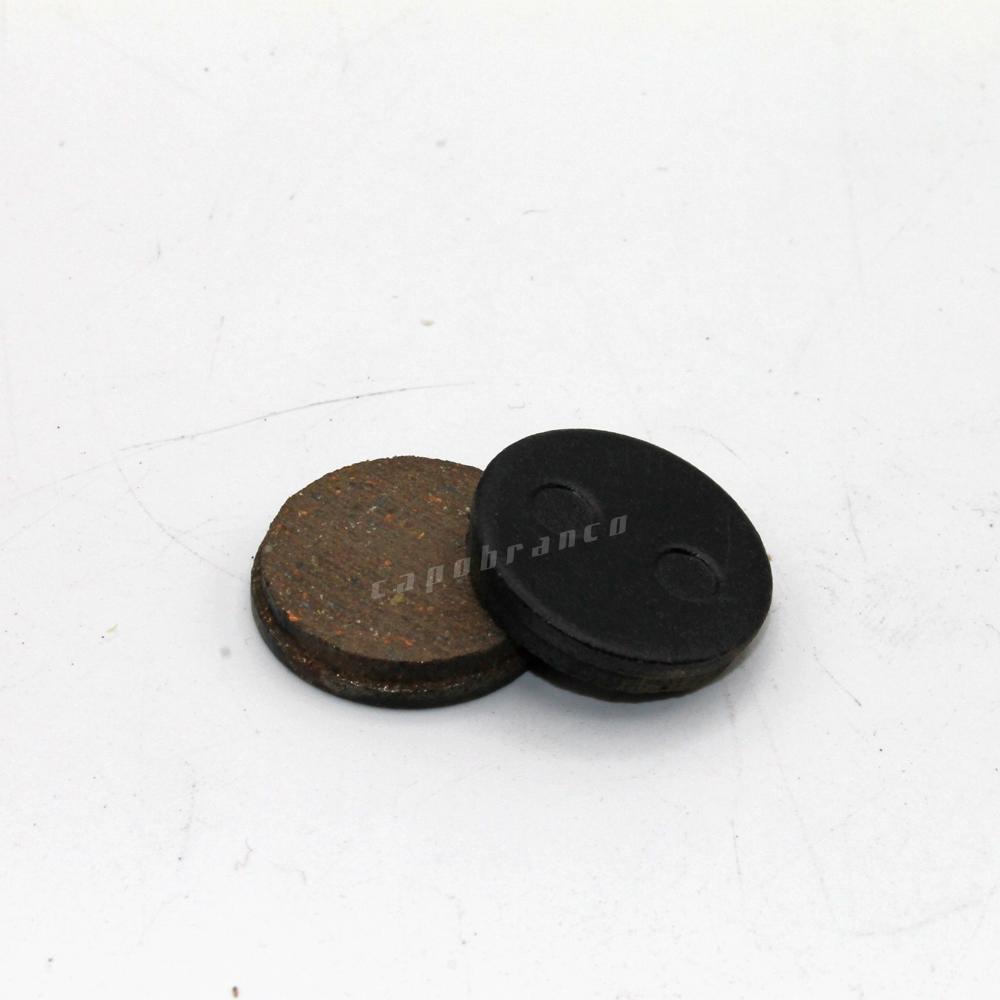 Round pads for disc brake caliper